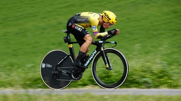 Roglic, durante la novena etapa