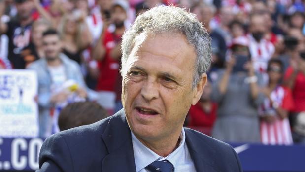 Joaquín Caparrós, en un partido con el Sevilla de la pasada temporada