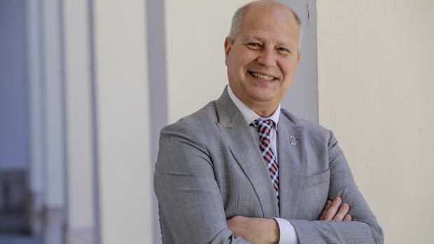 Javier Imbroda, diputado de Cs y exseleccionador nacional de baloncesto