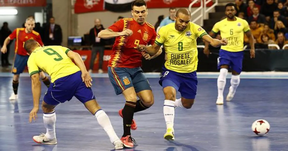 Brasil se lleva otra victoria ante España en el amistoso de fútbol sala en  Teruel