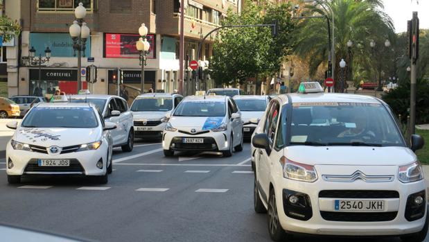 Sanz (Antaxi) sostiene que elevar el real decreto a proyecto de ley «conseguiría reducir la litigiosidad» en el sector