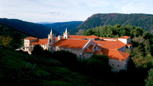 Vista del Monasterio de Santo Estevo, en el corazón de la Ribeira Sacra (Orense), reconvertido en un inolvidable Parador