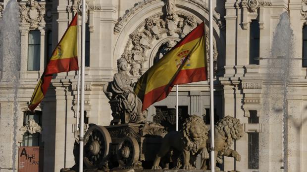 En términos de puestos de trabajo, este subió un 0,7% entre julio y septiembre y acumula una subida del 2,5% en un año