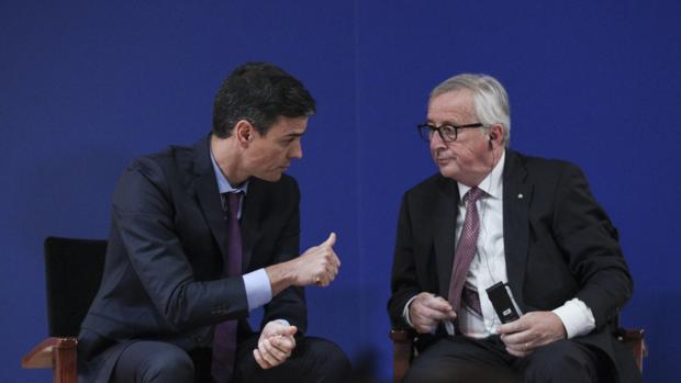 Pedro Sánchez y Jean-Claude Juncker