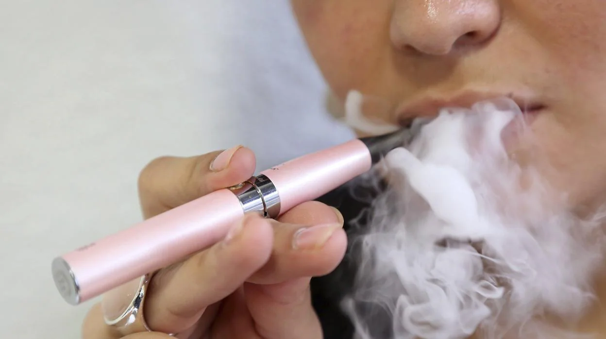 Un estudio apunta al cigarrillo electrónico como la terapia más