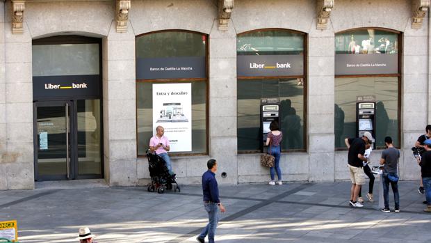 El banco niega en una comunicación remitida a la CNMV tener constancia de tal interés u operación