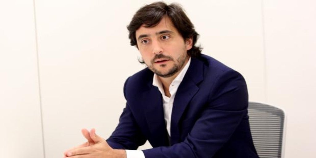 Tony Roldan Reyes Toni Roldán: «En política puedes hacer casi todo, menos el ridículo»