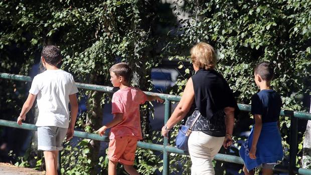 En diez años, Galicia podría bajar de la frontera de los 2,6 millones de habitantes