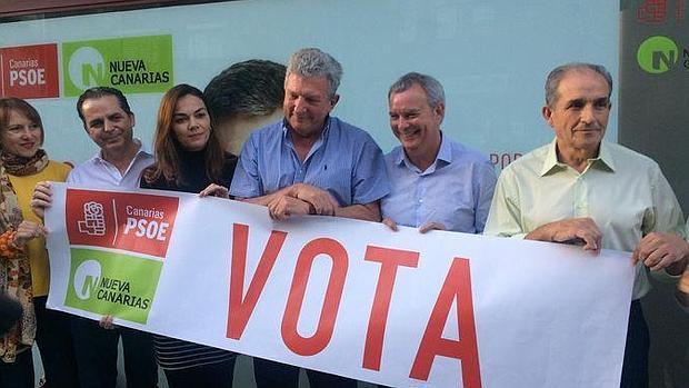 Pedro Quevedo, en el centro de la foto