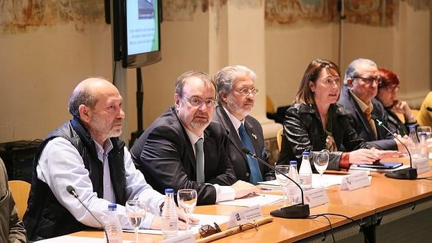 Fernando Rey, constituye la Comisión para la Elaboración de Unidades Didácticas con representantes de étnia gitana