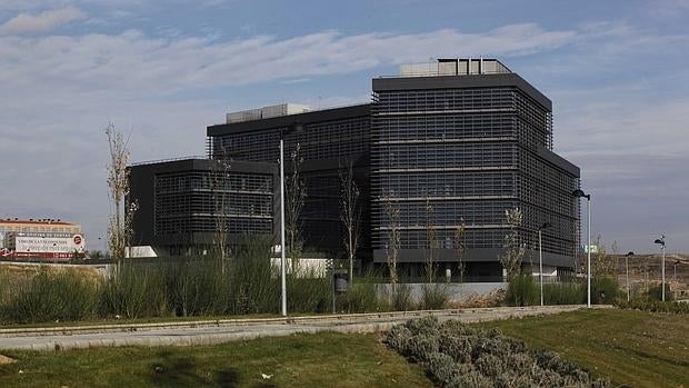 Edificio de Soluciones Empresariales de Arroyo de la Encomienda, llamado «Perla Negra»