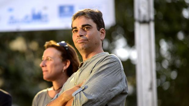 El concejal del distrito Centro, Jorge García Castaño, durante el pregón de fiestas en Lavapiés