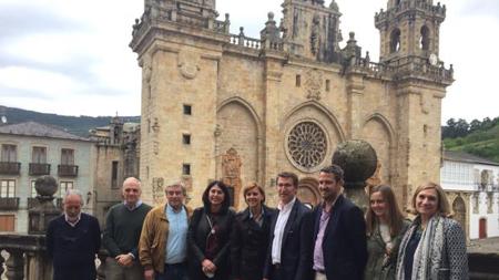 La alcaldesa durante un paseo electoral en las recientes autonómicas