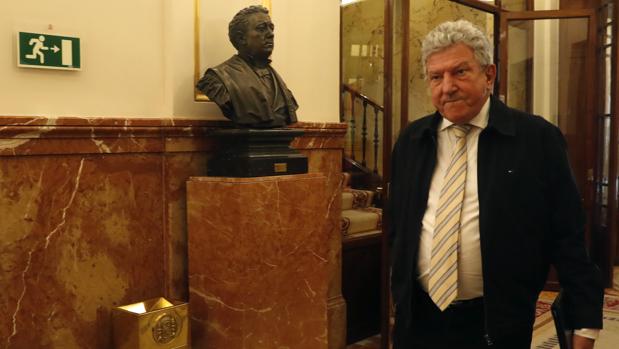 El PSOE presiona al diputado de Nueva Canarias para que rechace el Presupuesto
