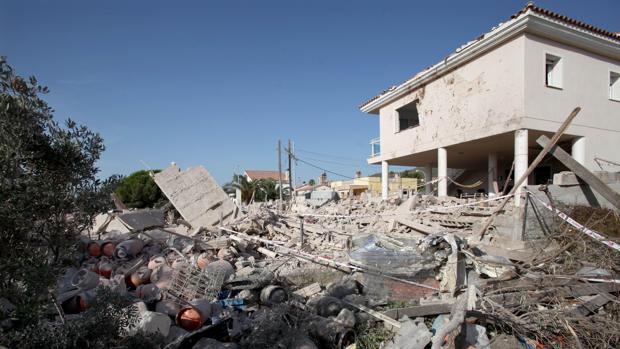 Imagen de la casa en al que se produjo la explosión ayer por la noche