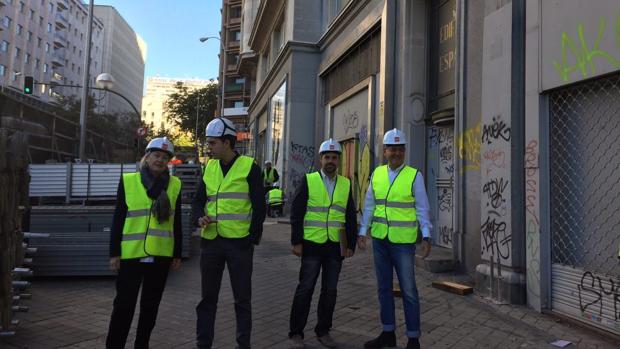 Calvo, Riu y Casanova, en el inicio de las obras del Edificio España