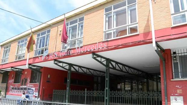 Acceso al instituto Pedro Mercedes de Cuenca
