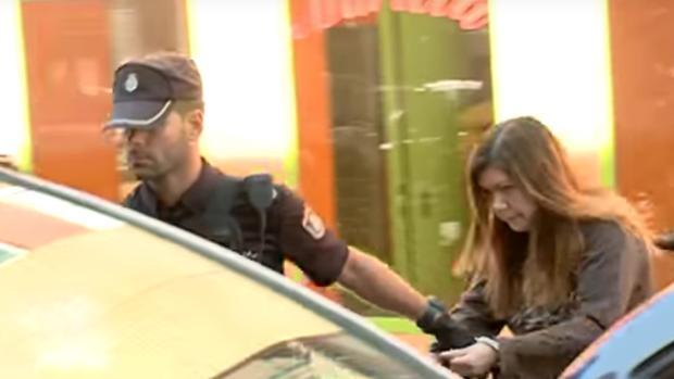La madre de Sara en un registro en su domicilio