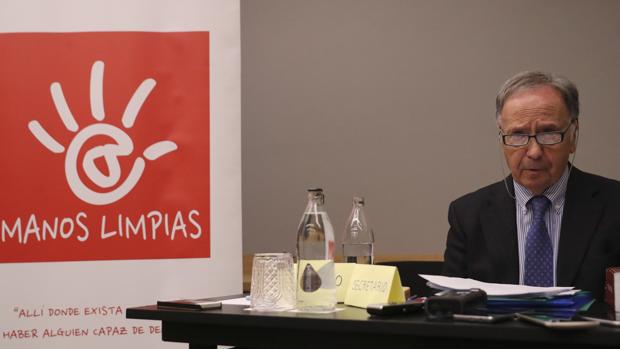 Miguel Bernad, secretario general de Manos Limpias