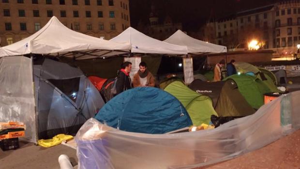 Imagen del campamento instalado en plaza Cataluña
