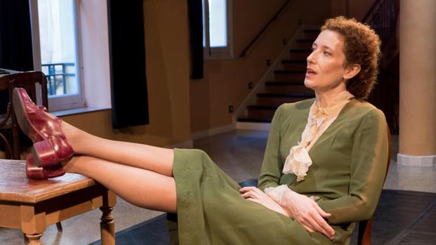 Clara Sanchis durante la representación «Una habitación propia» con la que está realizando una gira