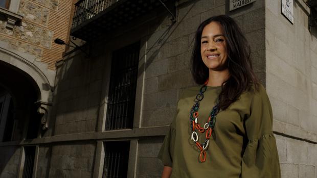 Begoña Villacís posa para ABC en la Plaza de la Villa