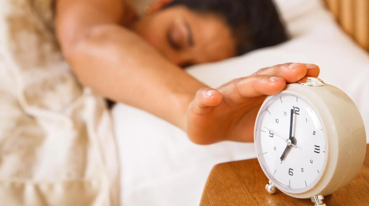¿Cómo se debe dormir para evitar un infarto?
