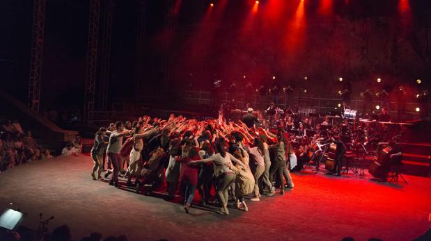 Ensayo en el Grec de «El monstre al laberint»