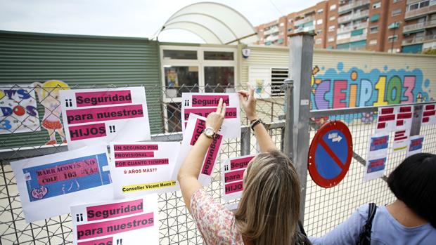 Imagen de un colegio de barracones en Valencia