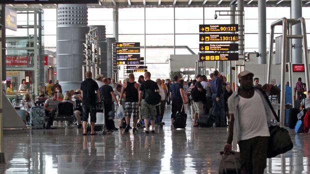 Imagen de pasajeros en el aeropuerto de Alicante