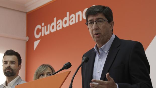 El líder de Cs en Andalucía, Juan Marín, durante una rueda de prensa en la sede de Sevilla