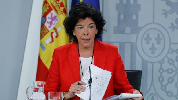 La ministra de Educación y Portavoz del Gobierno, Isabel Celaá, en la comparecencia de hoy