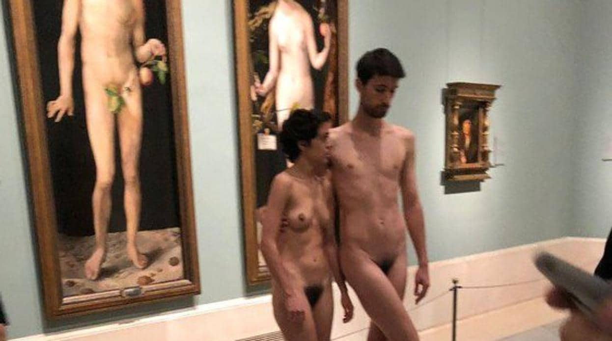 Una pareja se desnuda en el Museo del Prado ante los cuadros de Adán y Eva  «por aburrimiento»