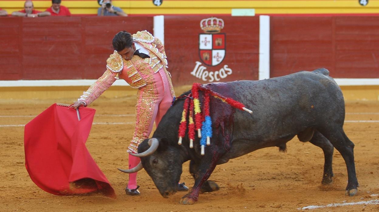 Brillan los hombres de plata en la corrida total de Illescas