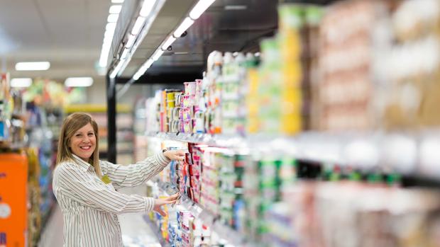 Imagen de una trabajadora de Mercadona