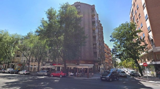 Edificio de Chamberí desde el que se ha lanzado al vacío la mujer