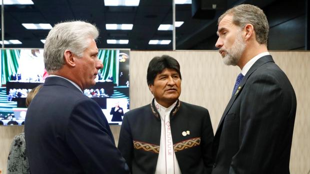 El Rey con Miguel Díaz-Canel y Evo Morales en la toma de posesión de López Obrador en México