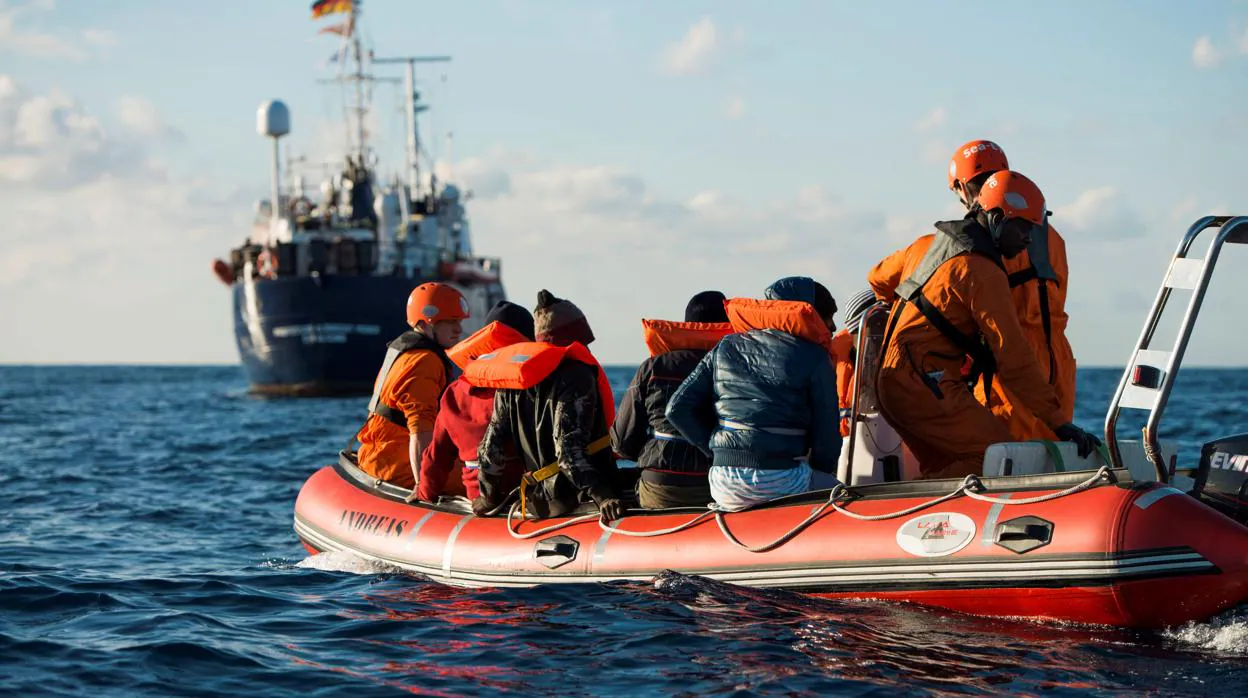 Un Nuevo Buque Se Sumará Al Rescate De Inmigrantes Mientras El Gobierno ...