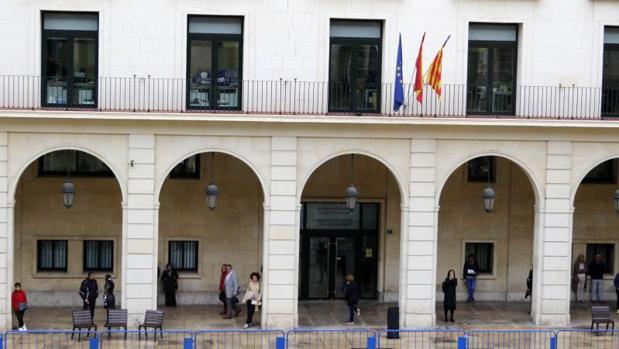 Fachada de la Audiencia Provincial de Alicante