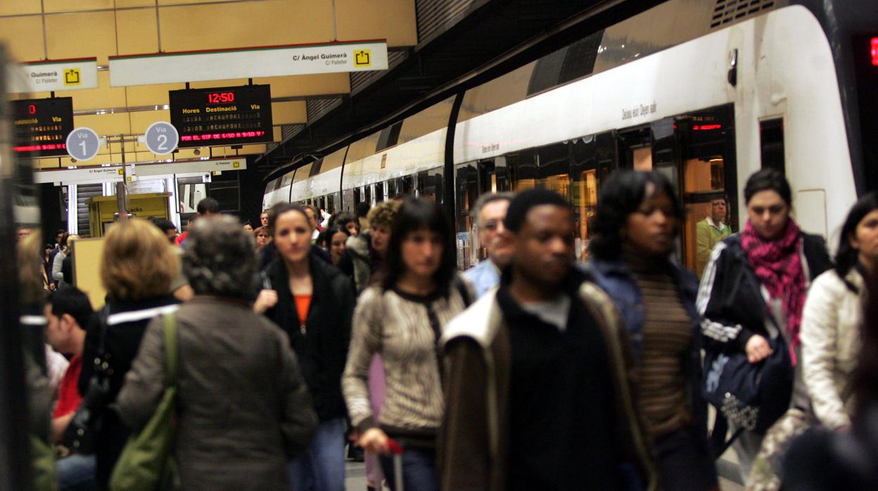 Los sindicatos desconvocan la huelga en el Metro de Valencia