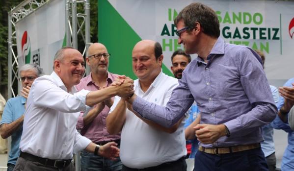 Ramiro González, Andoni Ortuzar y Gorka Urtaran