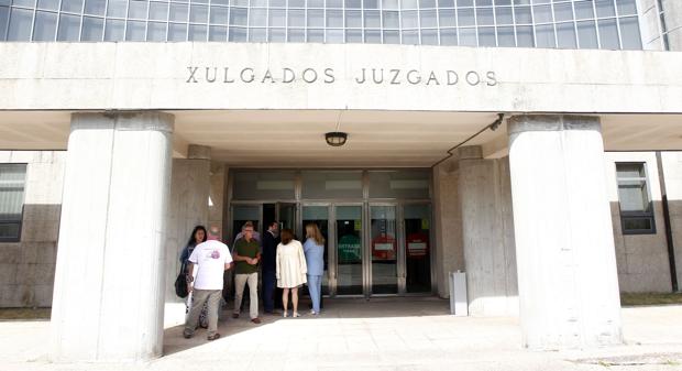 Entrada de los juzgados de Santiago