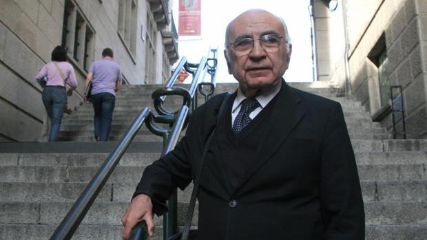 El poeta Francisco Brines, miembro de la Real Academia de la Lengua, uno de los integrantes de la plataforma «El reto es sumar»