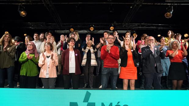 Carmena y Errejón, junto con el resto de componentes de la lista electoral