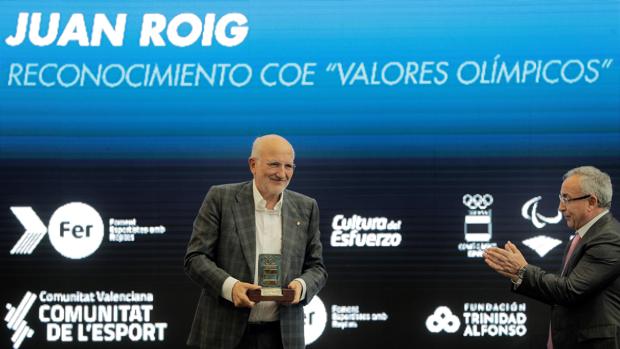 Imagen de Juan Roig junto al presidente del COE tomada este martes en Valencia