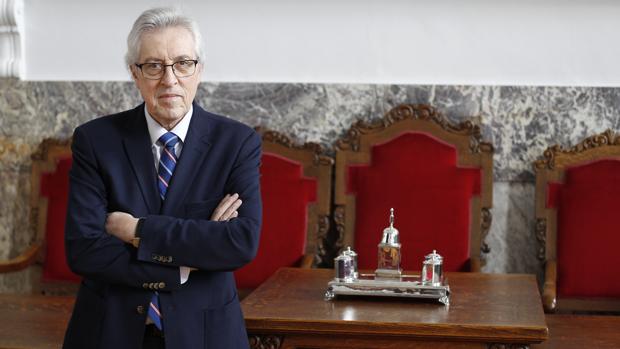 Miguel Ángel Cadenas posa para ABC en una de las salas del Tribunal Superior