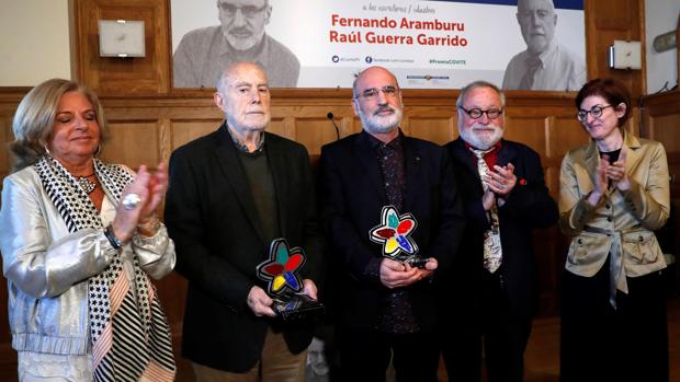 Consuelo Ordóñez, Raúl Guerra, Fernando Aramburu, Fernando Savater y Maite Pagaza