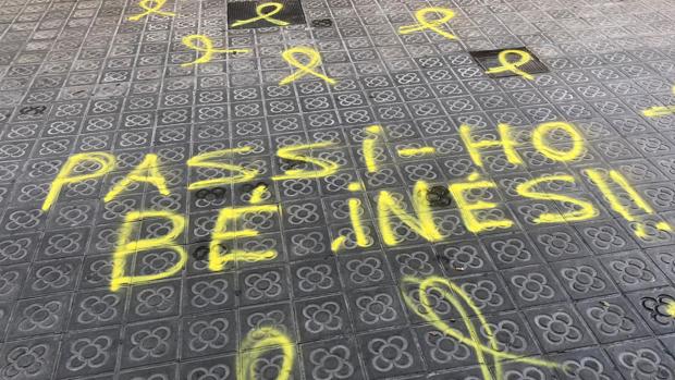Pintada en la puerta de la casa de Inés Arrimadas en Barcelona
