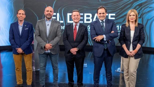 Los cinco candidatos a la Junta de Castilla-La Mancha posan antes del histórico debate en la televisión regional