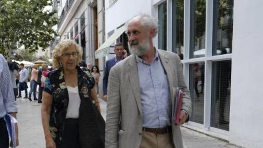 Carmena subvencionó y contrató varias veces a la hija del coordinador de Alcaldía